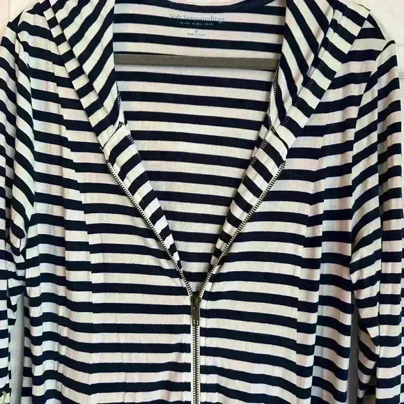 Soft Surroundings Women’s M Navy White Striped ZIP Front Hood Tunic Embroidered - Picture 8 of 9